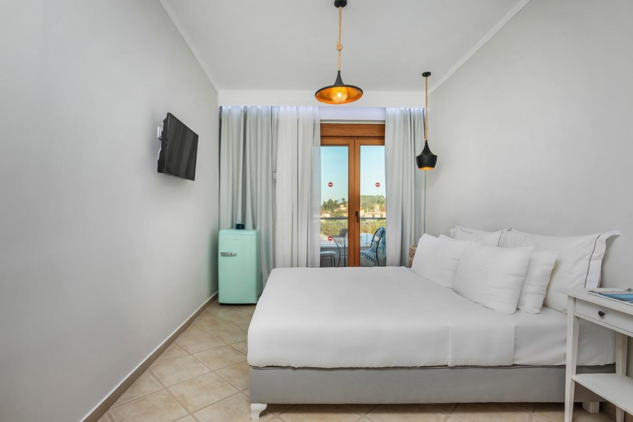 Hesperides Hotel Pefkochori Exterior photo
