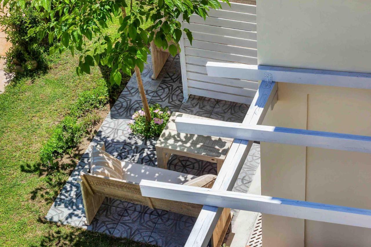 Hesperides Hotel Pefkochori Exterior photo