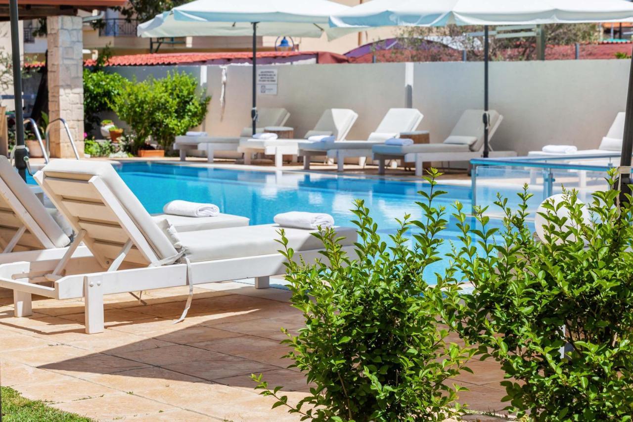 Hesperides Hotel Pefkochori Exterior photo